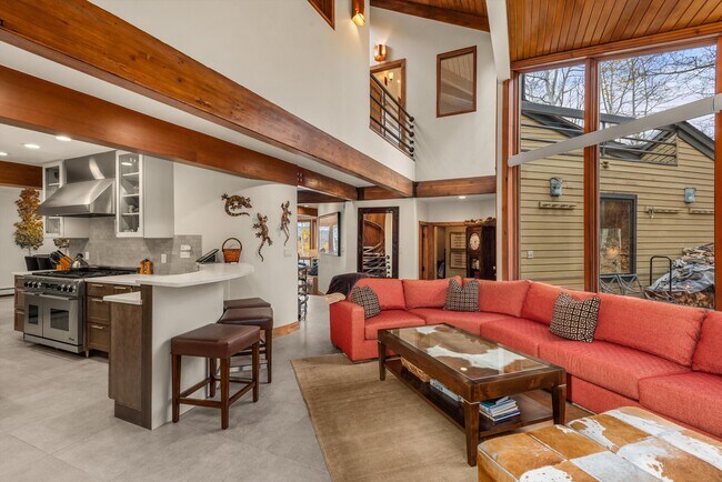 Foto del edificio - 140 Forest Ln