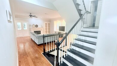 Building Photo - 1802 Potomac Dr