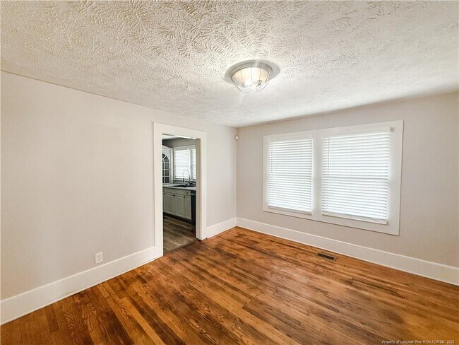 Building Photo - 316 Broadfoot Ave