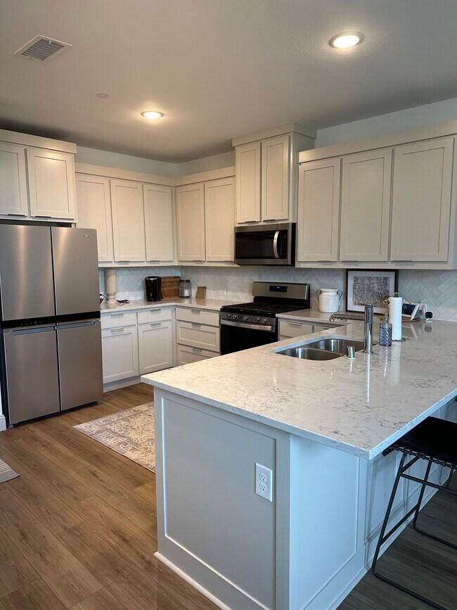 Kitchen - 7277 Sacaton Trl