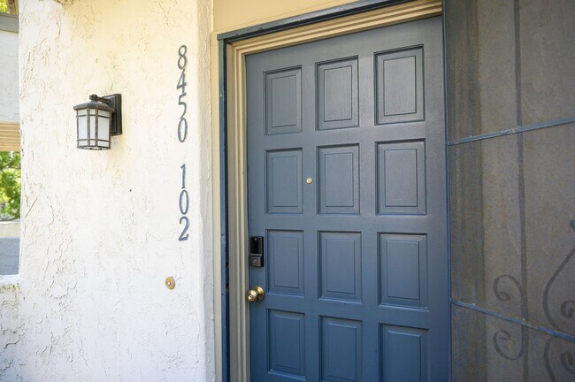 Building Photo - 8450 Via Sonoma