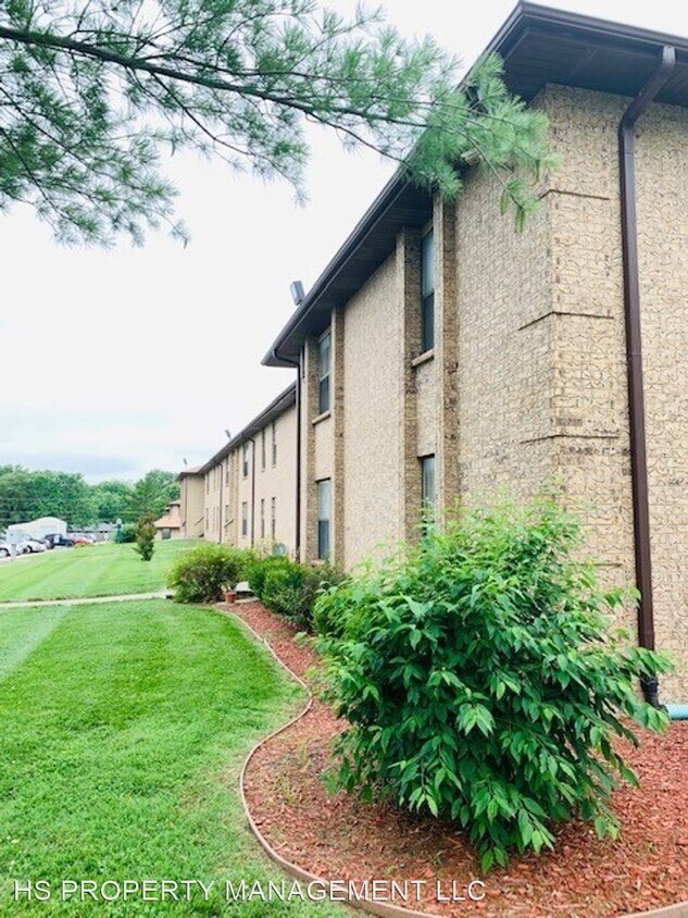 Primary Photo - 815-819 N Cedarbrook Ave