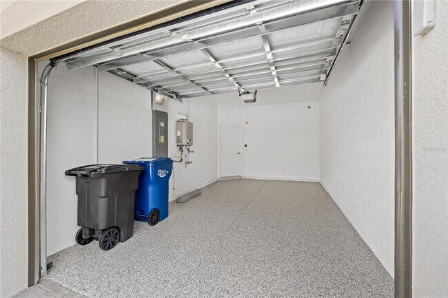 Foto del edificio - 15134 Sunny Day Dr