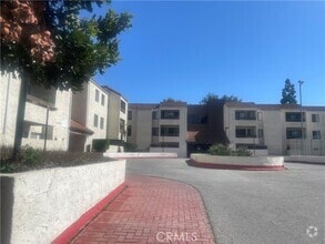 Building Photo - 600 W 3rd St