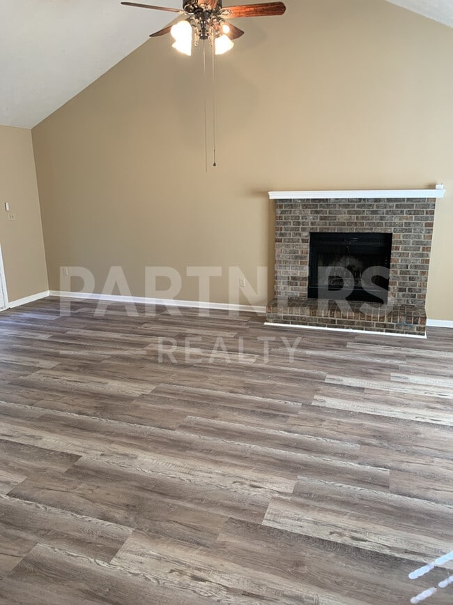 Building Photo - 5821 Acacia Ct