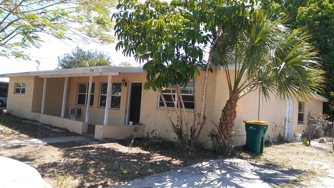 Foto del edificio - 2764 Starlite Ln