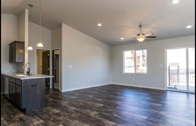 Foto del edificio - 5932 Nugget Gulch Rd