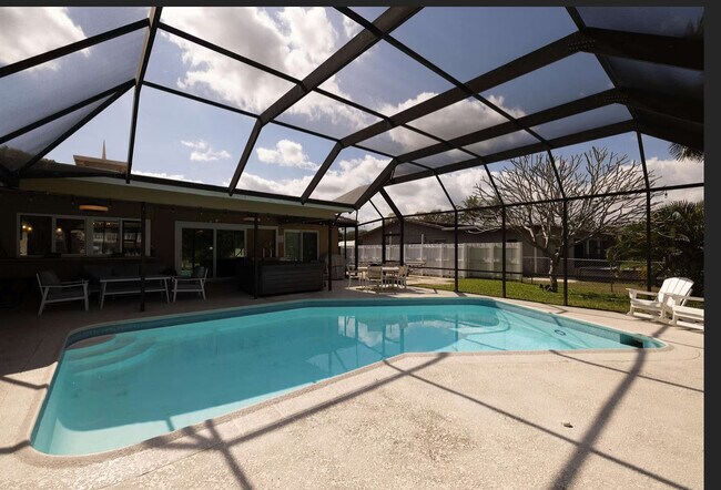 Foto del edificio - 5921 SW 17th Ct