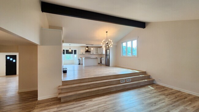 Foto del edificio - 7749 Lyman Ave
