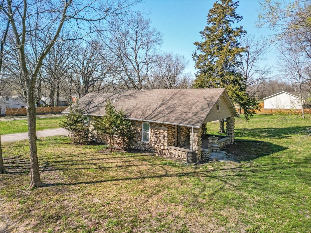 Primary Photo - 5430 Oakley Ave