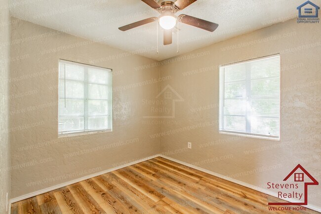 Foto del edificio - 1303 NW Taylor Ave