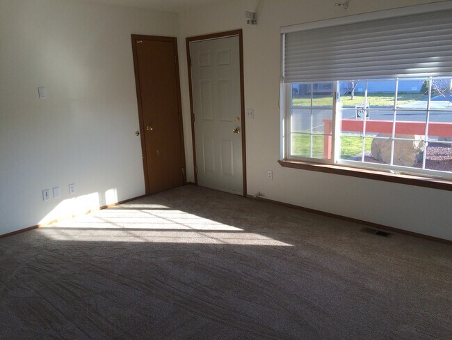 Building Photo - Ephrata House for Rent!