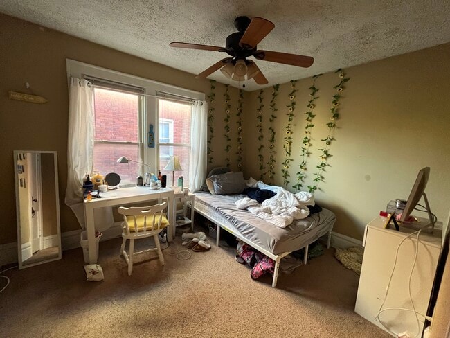 Building Photo - 11-15 E 18th Ave