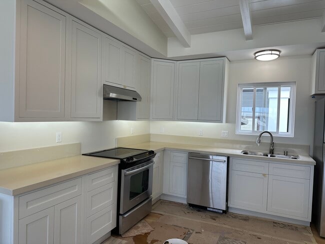 Building Photo - 212 Marine Ave