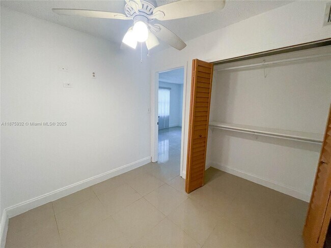 Foto del edificio - 10370 SW 220th St