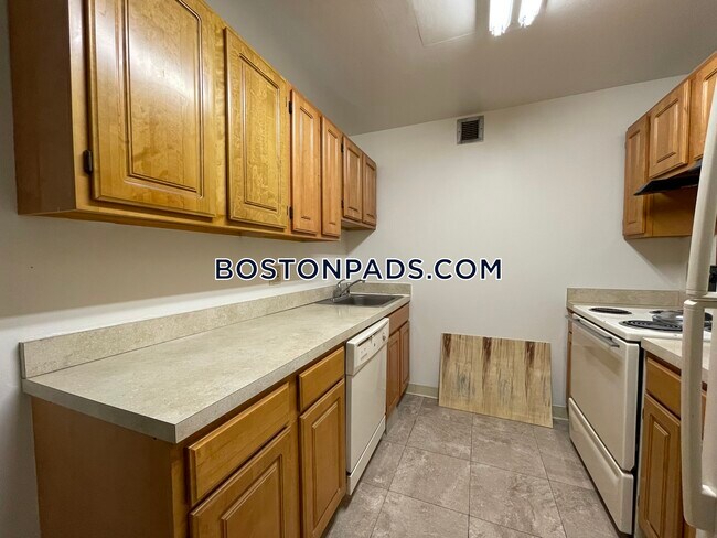 Building Photo - 78 Westland Ave