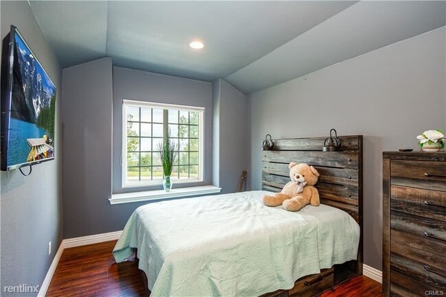Building Photo - 4 br, 3.5 bath House - 21062 Quail Run Dr