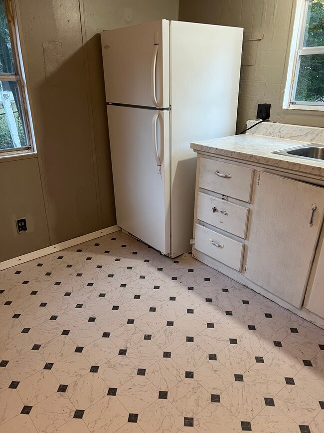 Remodeled kitchen - 3700 Market St