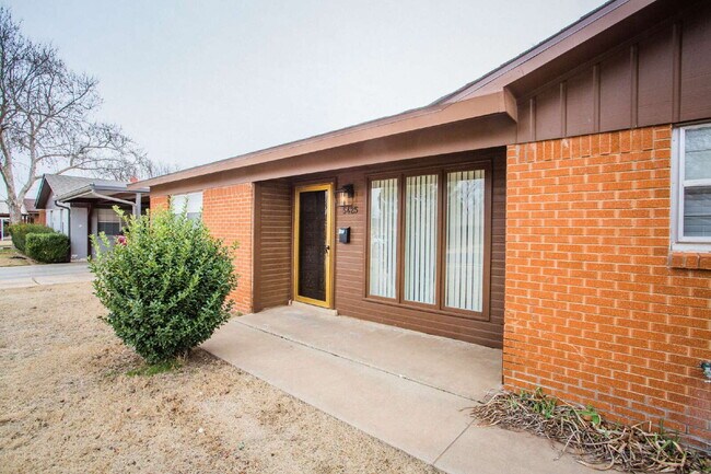 Foto del edificio - "Charming 3-Bed Retreat in Lubbock with Granite Accents & Spacious Living!"