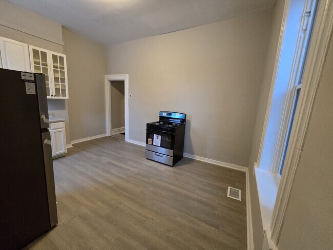 Building Photo - Newly Available 1BR Apartment in South City!