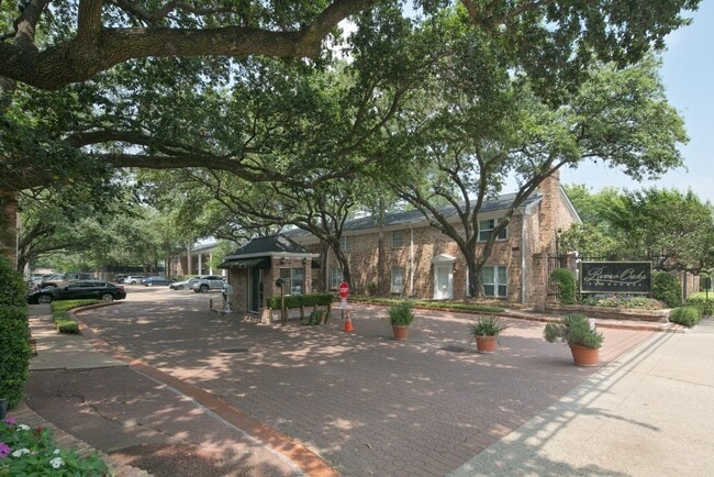 Building Photo - 4040 San Felipe St