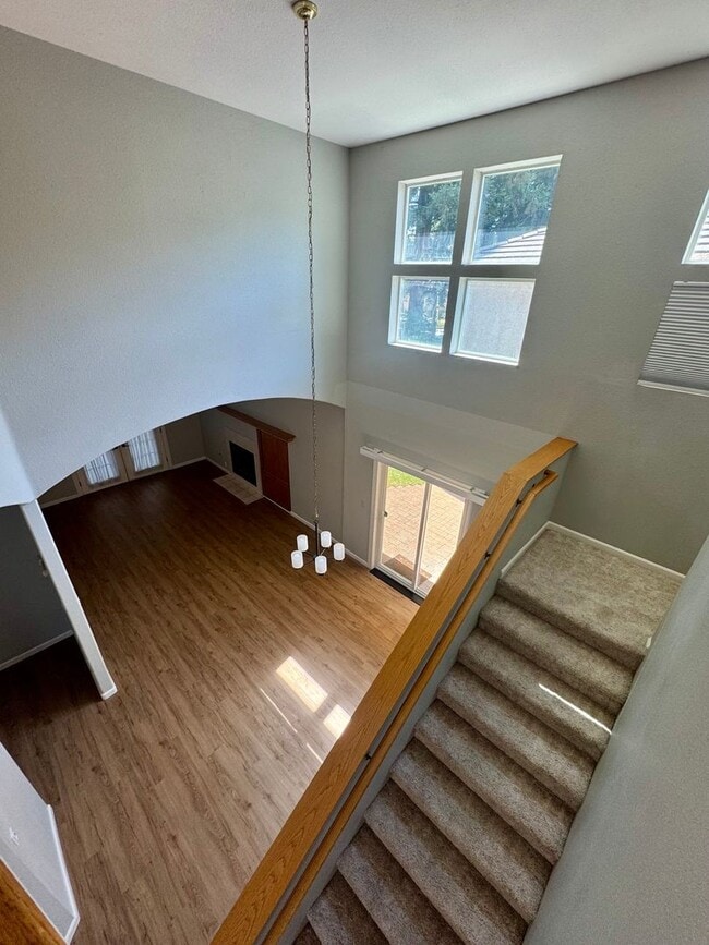 Foto del edificio - Spacious 2 Bed, 2.5 Bath Home with Loft, Vaulted Ceilings & Private Yard