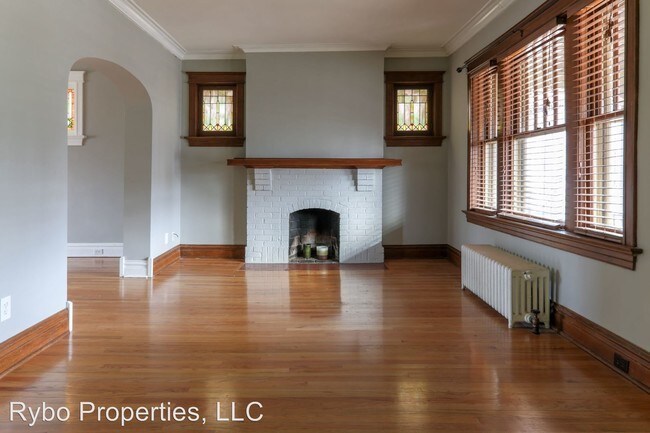 Building Photo - 3 br, 2 bath House - 6315 Alamo Ave