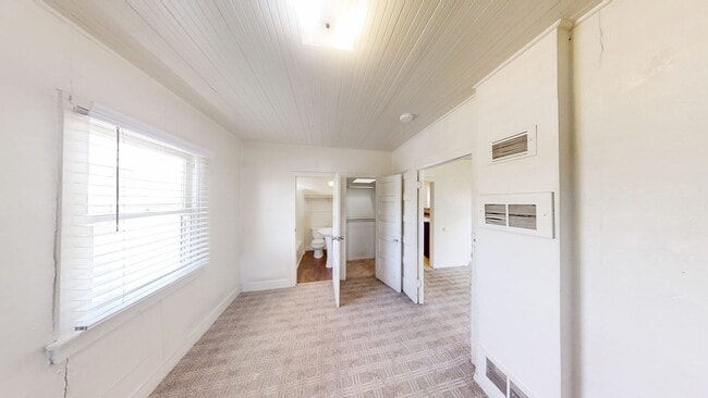 Building Photo - 35070 Acacia Ave