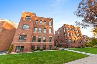 Building Photo - 1133 Oak Ave