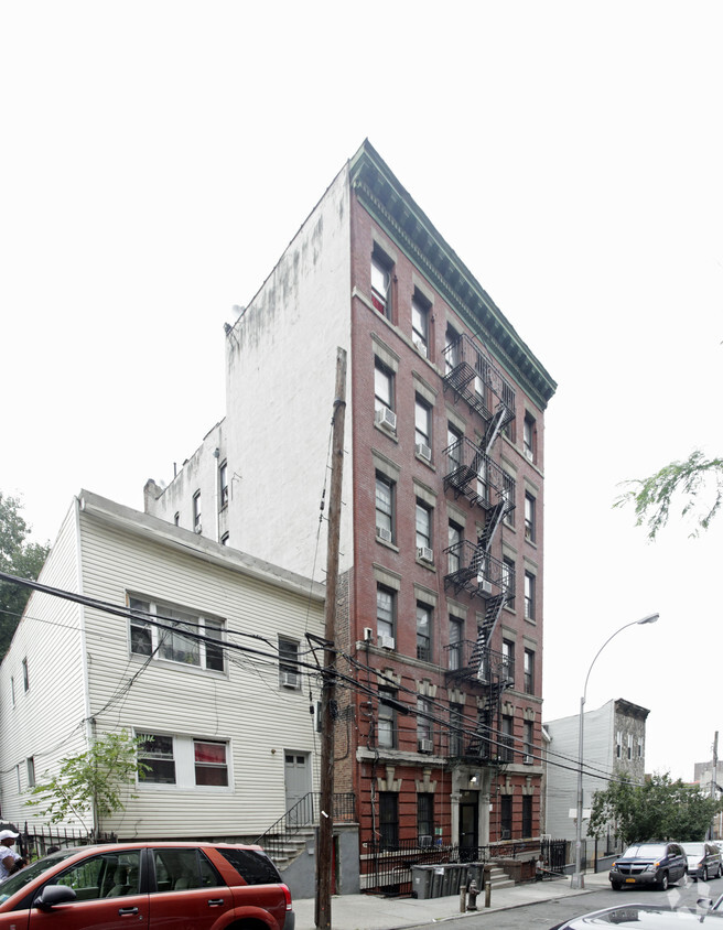 Foto del edificio - 377 E 153rd St