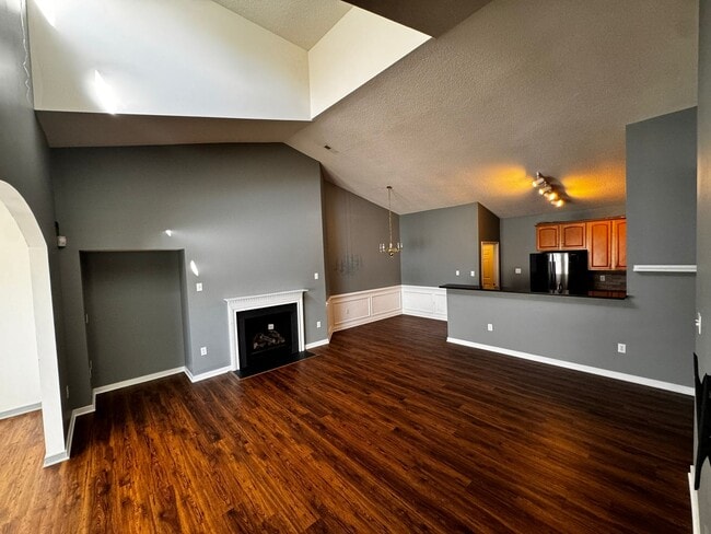 Building Photo - 5406 Ridgedale Dr