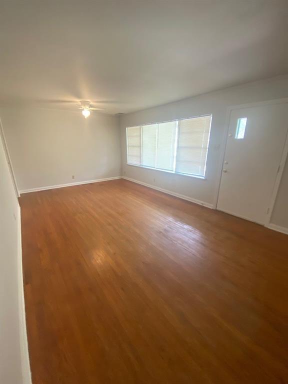 Foto del edificio - 2111 Wakefield Dr