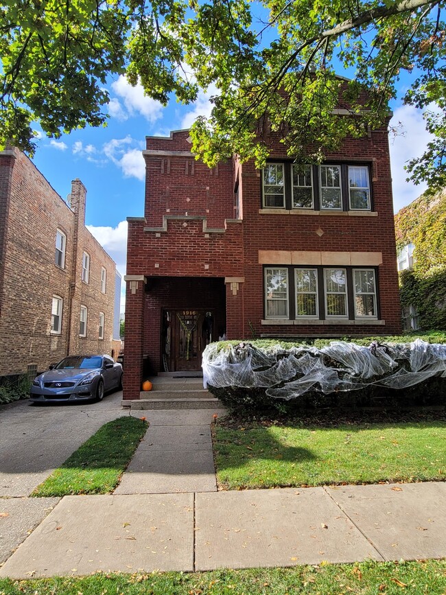 Foto del edificio - 1916 Elmwood Ave