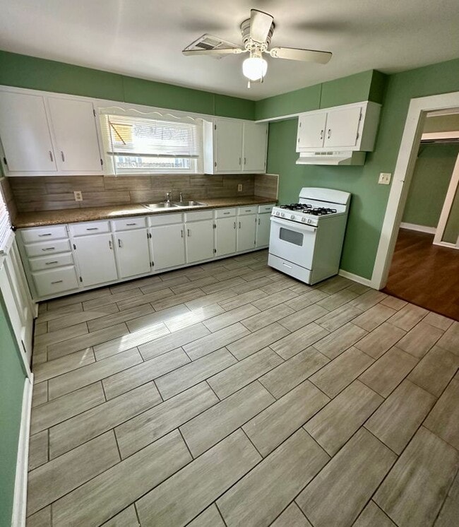 Building Photo - 455 Avenue A