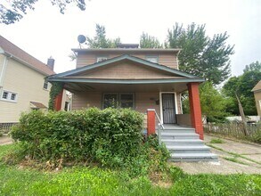 Building Photo - 12100 Parkhill Ave