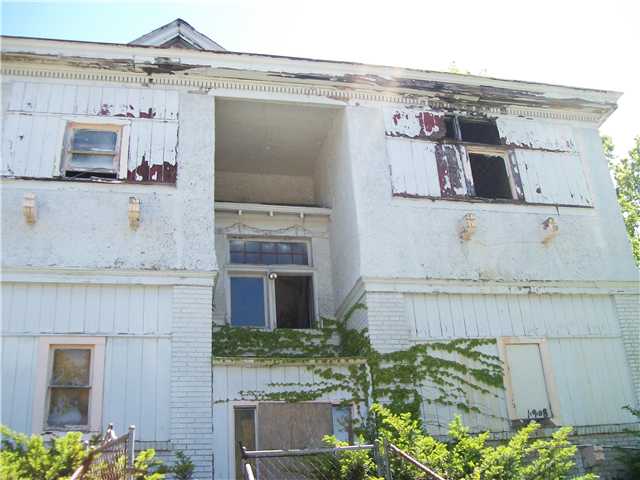 Primary Photo - 2043 N Delaware St