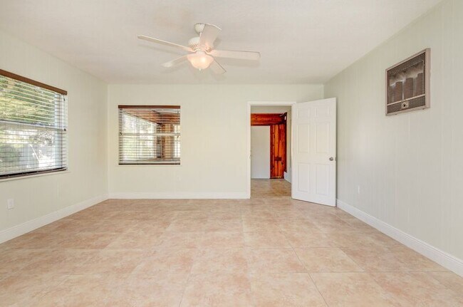Building Photo - 5341 Lake Howell Rd