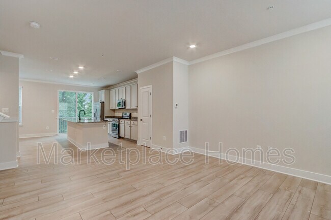 Building Photo - 4221 La Plata Ave