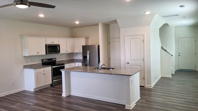 Kitchen - 3405 Walker Dr