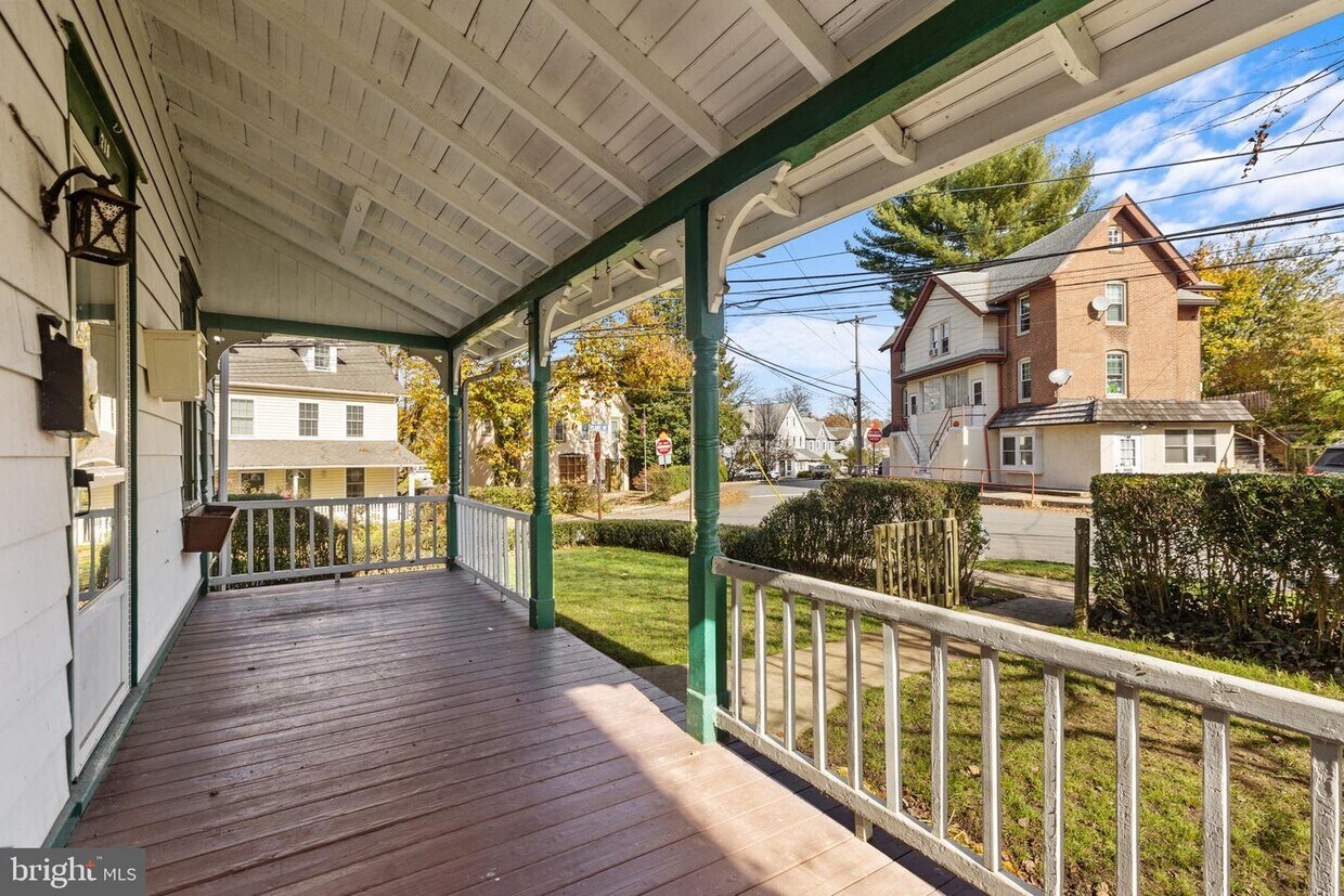 Primary Photo - 216 N Aberdeen Ave