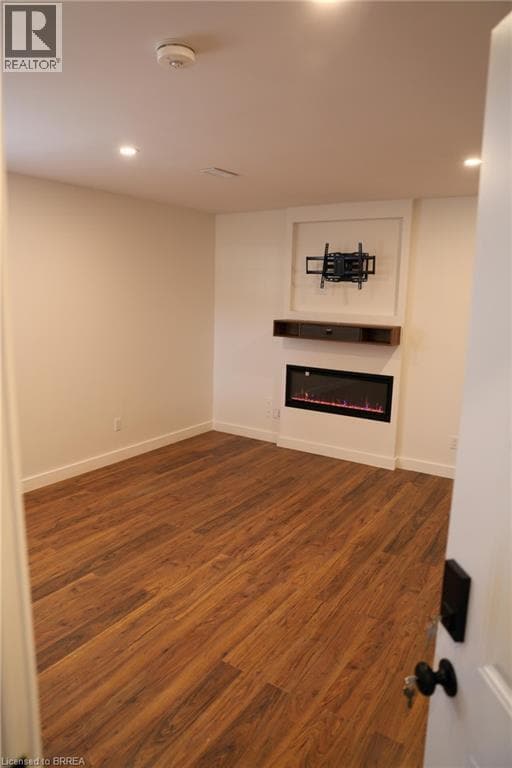 Building Photo - 20 Ridgeview Ln