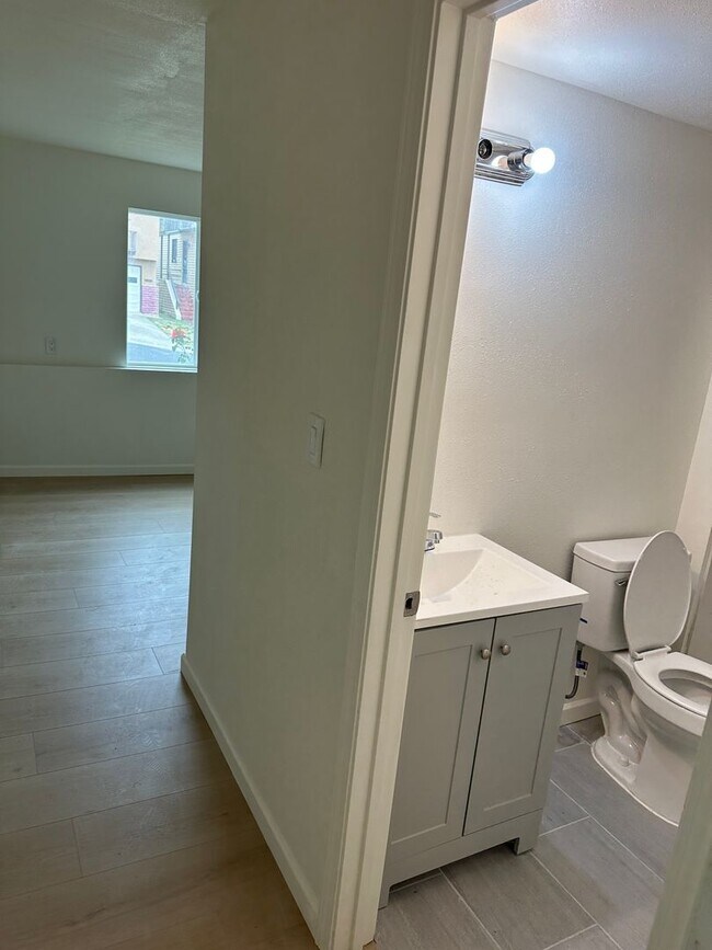 Photo - 12 Montebello Dr House