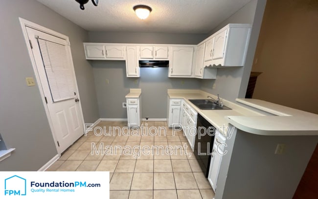 Building Photo - 5632 Dedo Cir