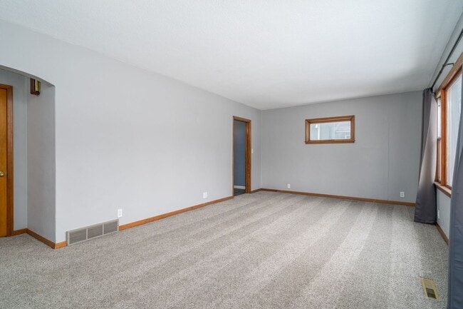 Building Photo - 1708 2nd Ave N