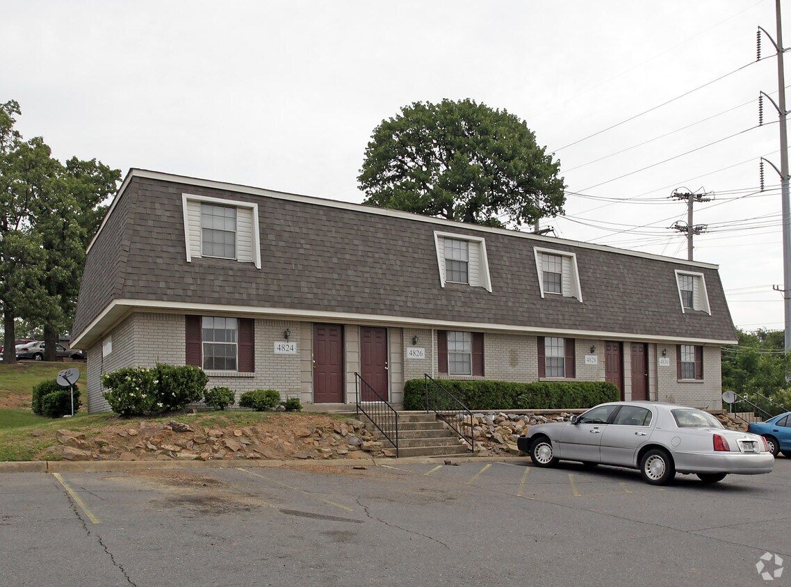 4800 Augusta Cir, North Little Rock, AR 72118 Apartments in North