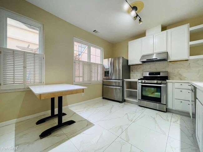 Building Photo - 3 br, 2.5 bath House - 111 Laurel Way