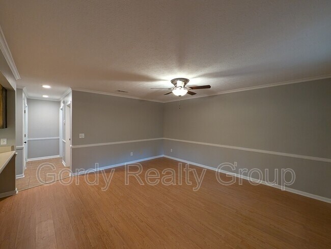 Foto del edificio - 6347 Blue Springs Rd