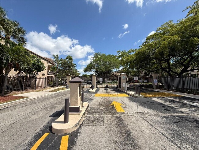 Foto del edificio - 4201 W McNab Rd