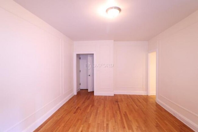 Foto del edificio - 1 bedroom in Queens NY 11354