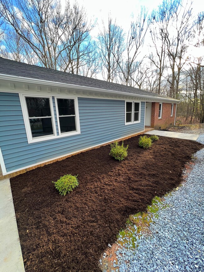 Building Photo - 100 Woodcleft Cir